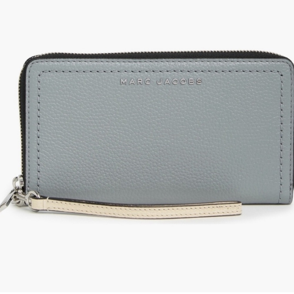 Marc Jacobs Gray Wallet Modern Leather Design